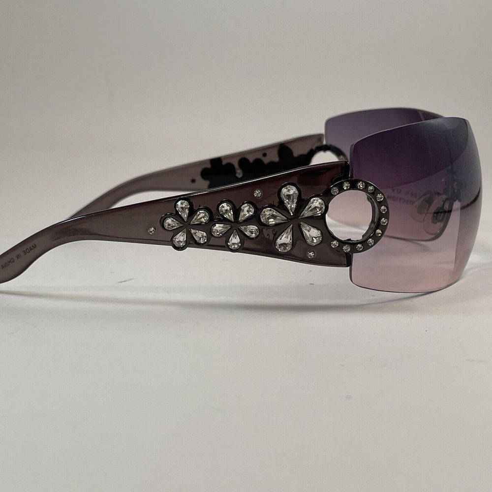 Hot In Hollywood Women’s Sunglasses & Case Purple To Pink Crystal Flower Design - Picture 5 of 14
